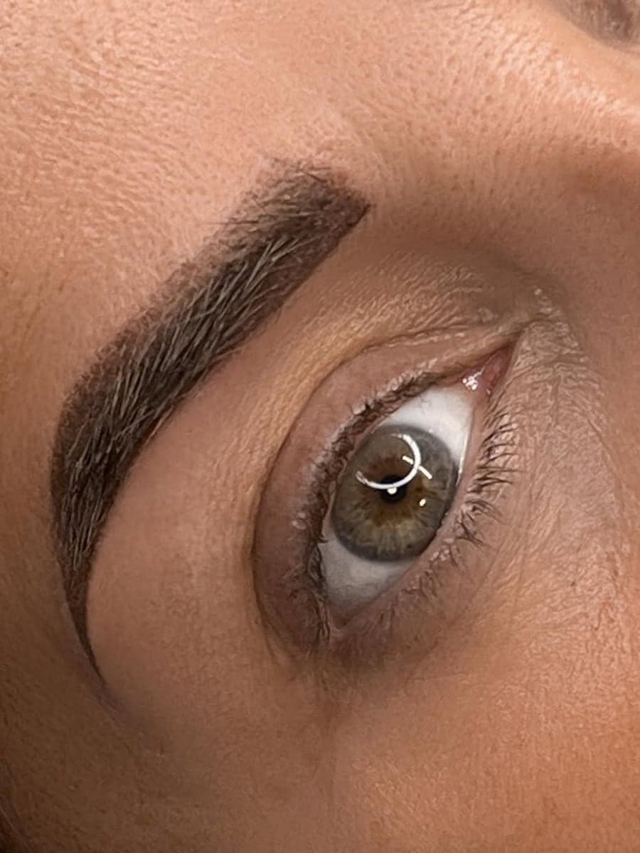 Trattamento di trucco permanente